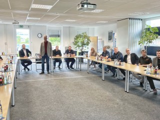 min_img_69_06_účastníci na přednášce v h.jpg
